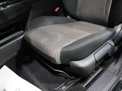 Used 2022 Nissan Rogue S image 12