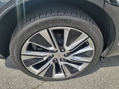 Certified 2024 Cadillac Lyriq Luxury RWD image 8
