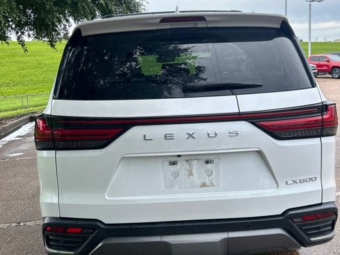 Used 2022 Lexus LX 600 4WD w/ Accessory Package (Z1) image 4