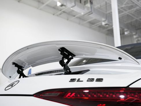 Used 2022 Mercedes-Benz SL 55 AMG 4MATIC w/ Driver Assistance Package image 21