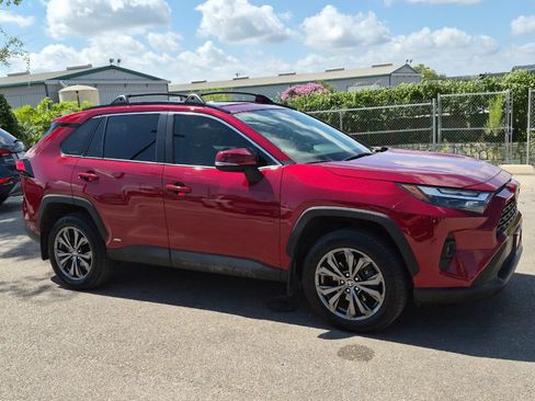 Used 2023 Toyota RAV4 XLE Premium AWD/4WD image 7
