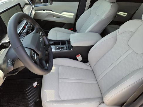 New 2026 Kia Sorento EX FWD image 9