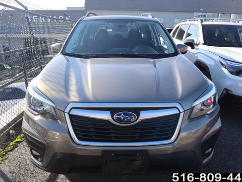 Used 2020 Subaru Forester Premium image 2