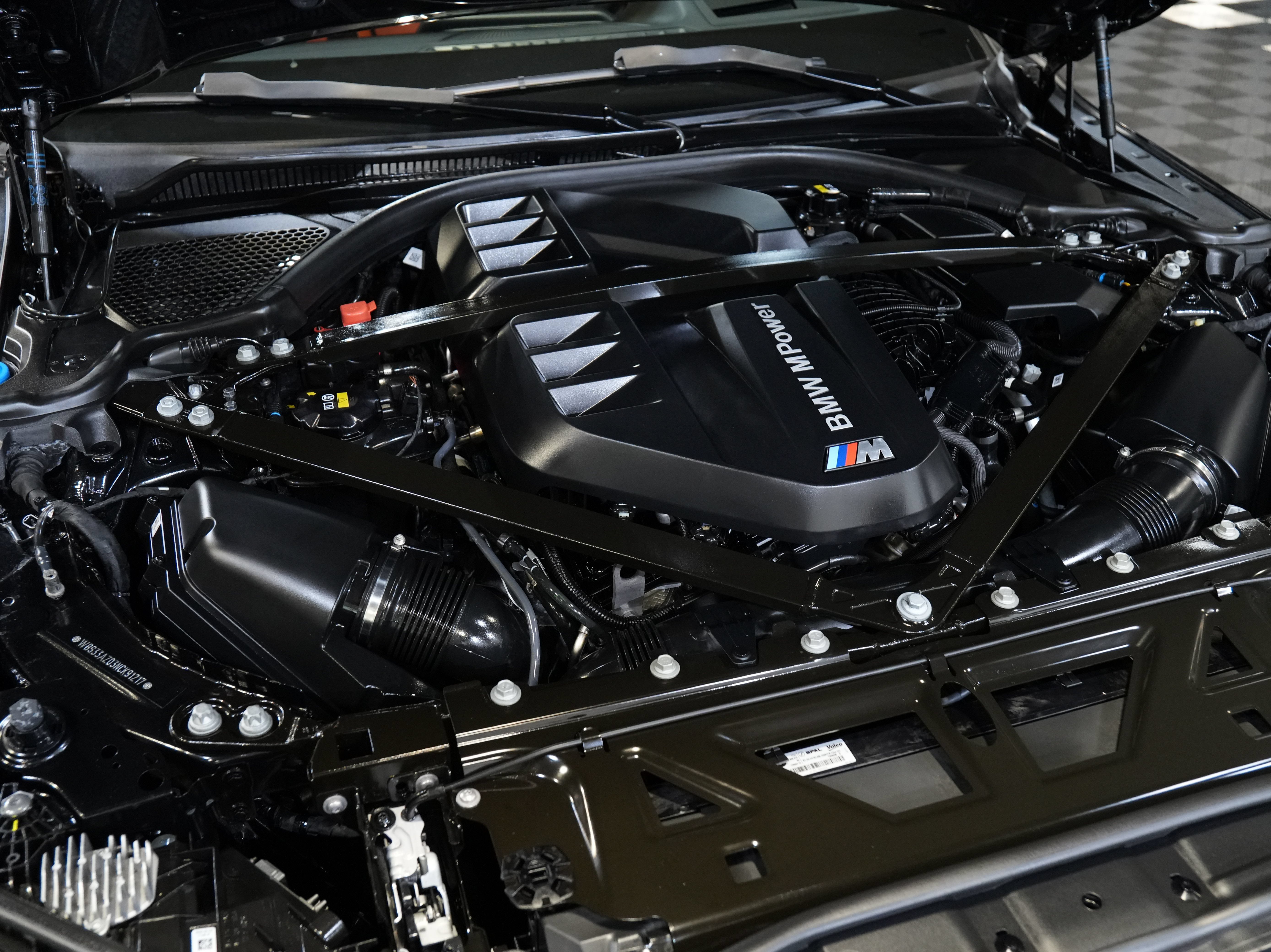 Used 2022 BMW M4 Competition w/ M Carbon Exterior Package RWD image 43