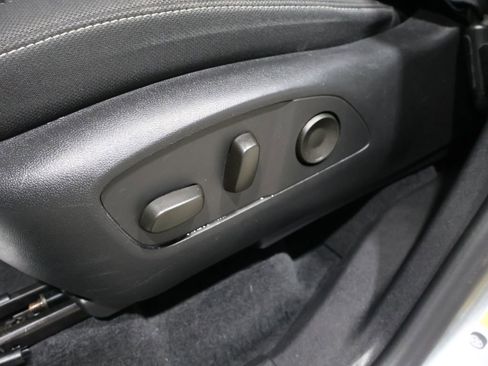 Used 2024 Chevrolet Traverse LT image 12