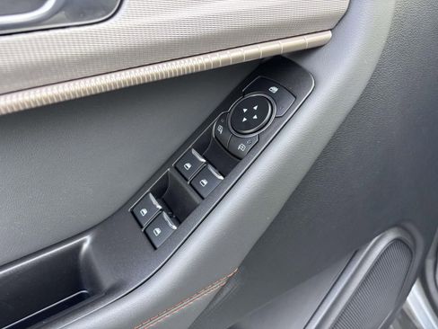 Used 2025 Ford Explorer Active image 15