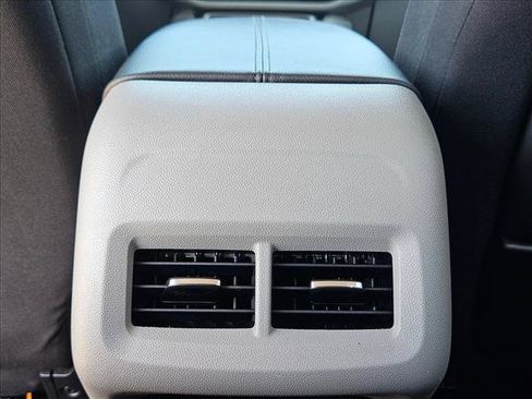 Used 2023 GMC Terrain SLE FWD image 16