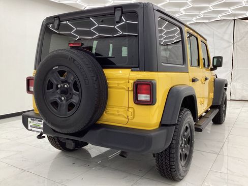 Used 2018 Jeep Wrangler Unlimited Sport image 9
