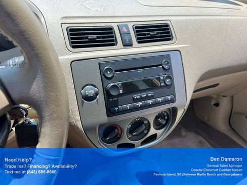 Used 2006 Ford Focus ZXW Wagon FWD image 24