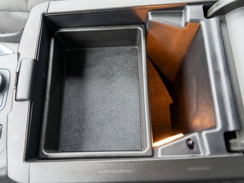 Used 2023 Chevrolet Traverse LT image 36