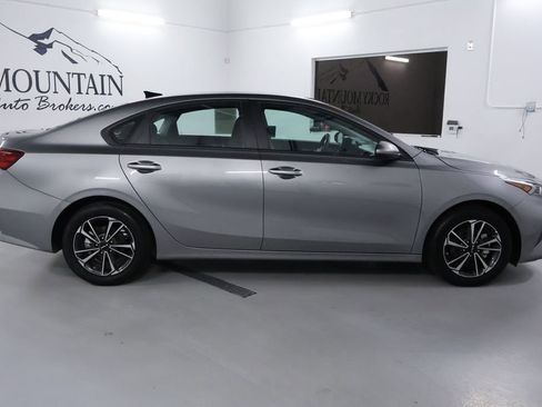 Used 2024 Kia Forte LXS image 8