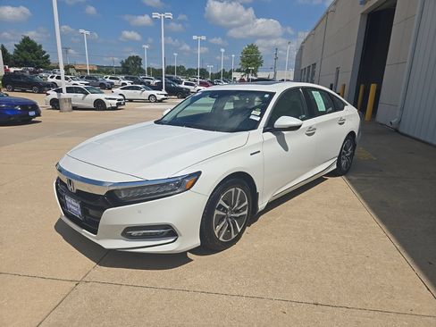 Used 2019 Honda Accord Touring image 5
