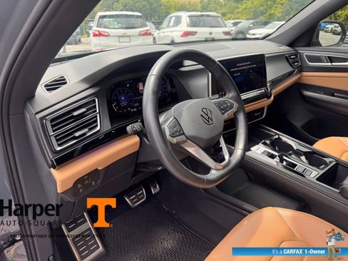 Used 2024 Volkswagen Atlas Cross Sport SEL R-Line AWD/4WD image 14