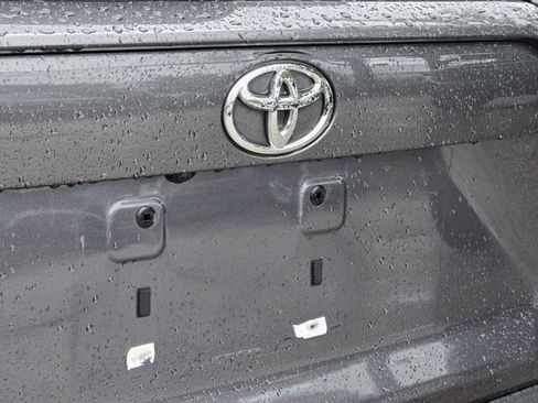 Used 2019 Toyota RAV4 LE FWD image 10