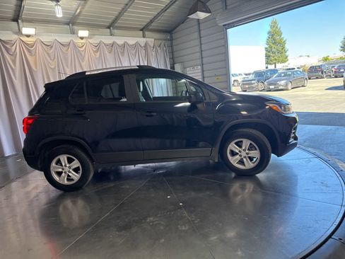 Used 2021 Chevrolet Trax LT image 4