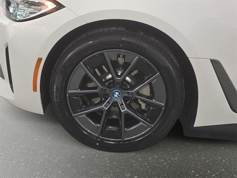 Used 2024 BMW i4 eDrive35 image 28