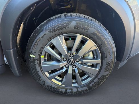 New 2025 Nissan Pathfinder SV image 14