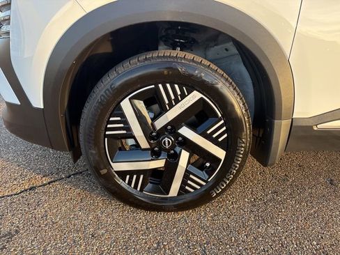 New 2026 Nissan Kicks SV w/ SV Premium Package image 8