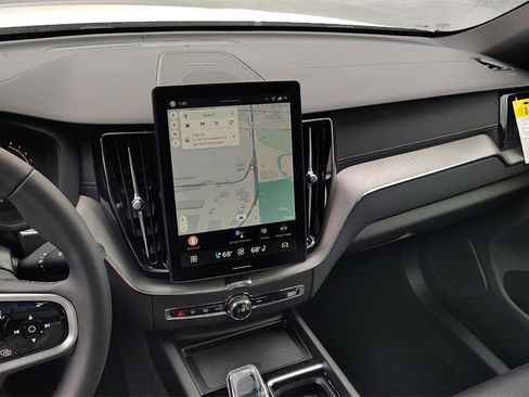 New 2026 Volvo XC60 B5 Ultra w/ Climate Package image 19