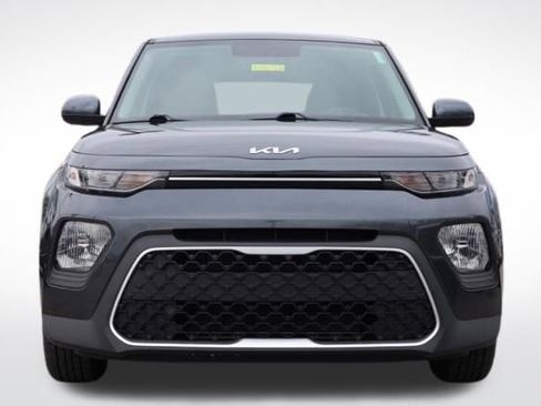 Used 2022 Kia Soul LX image 4