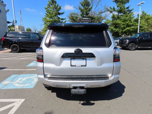 Used 2021 Toyota 4Runner Venture image 6