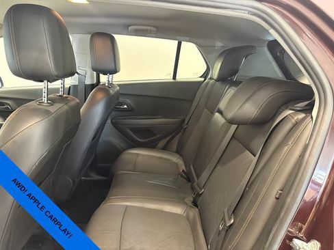 Used 2022 Chevrolet Trax LT w/ LT Convenience Package AWD/4WD image 11