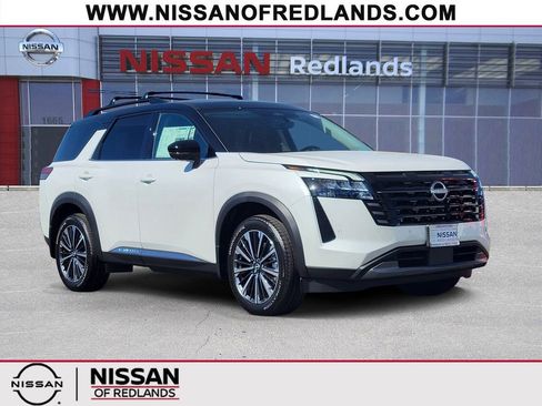 New 2026 Nissan Pathfinder Platinum w/ Cargo Package FWD image 1