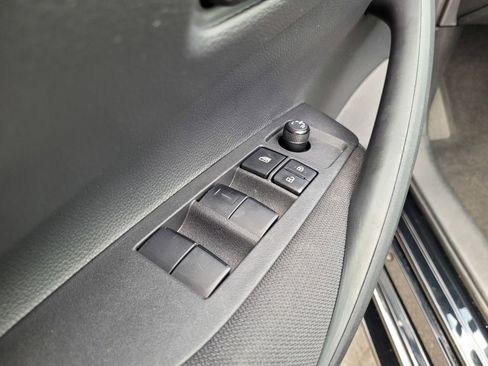 Used 2025 Toyota Corolla LE image 26