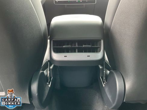 Used 2024 Tesla Model Y 2WD image 30
