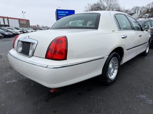 Used 2000 Lincoln Town Car Executive image 5