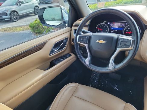 Used 2021 Chevrolet Suburban Premier w/ Premium Package image 20