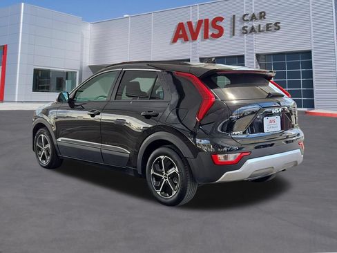 Used 2025 Kia Niro LX FWD image 9
