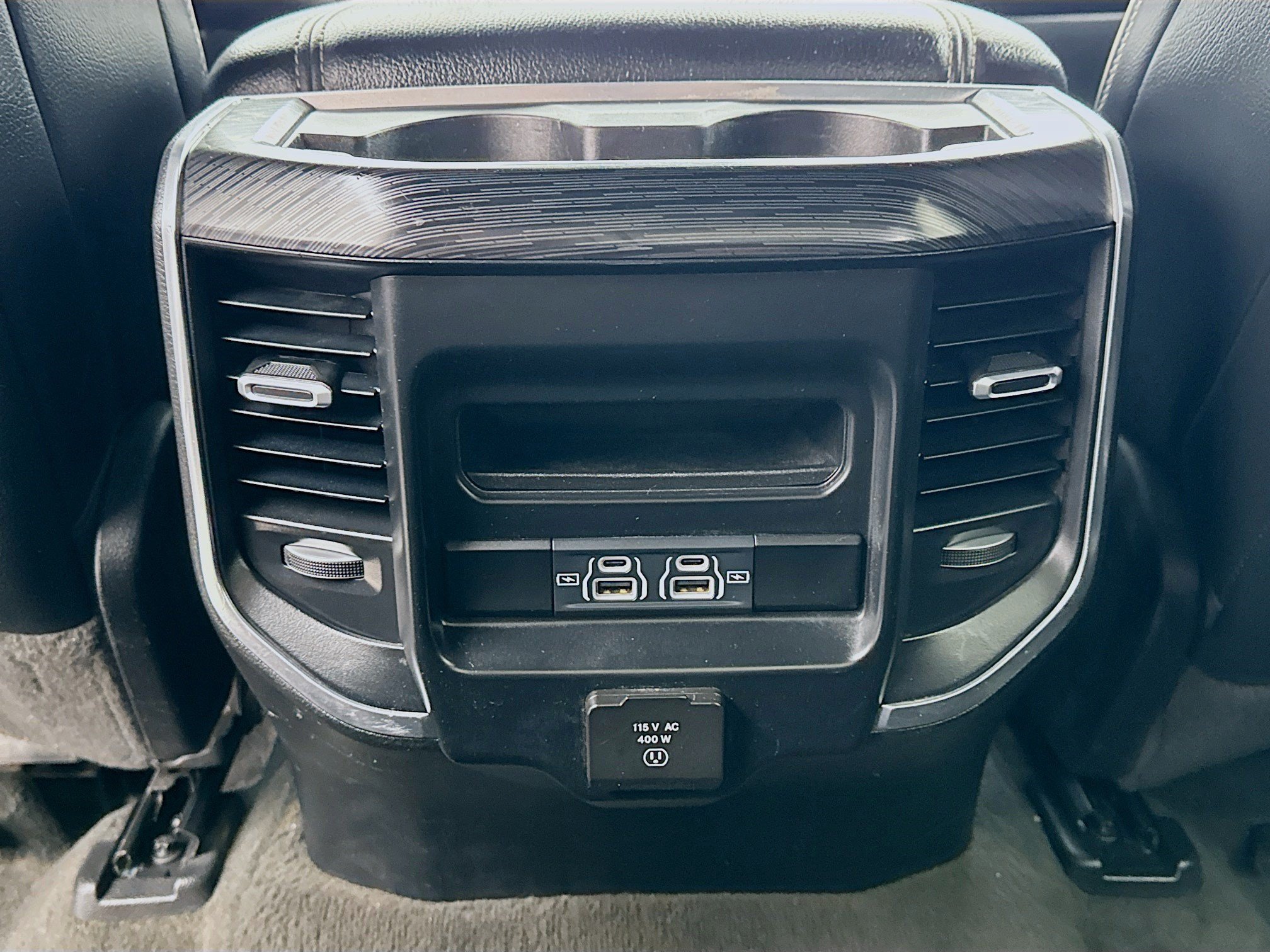 Used 2024 RAM 1500 Laramie AWD/4WD image 17