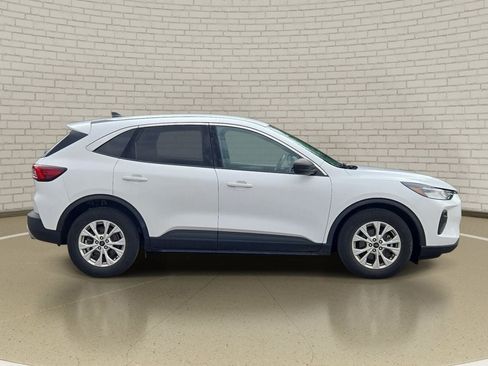 Used 2023 Ford Escape Active FWD image 4