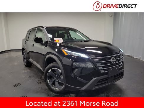 Used 2025 Nissan Rogue SV image 1