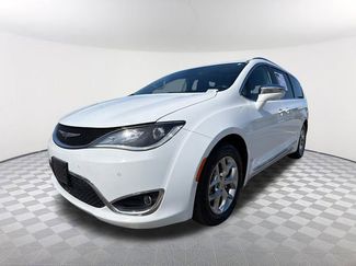 Used 2018 Chrysler Pacifica Limited w/ Advanced Safetytec Group video 1