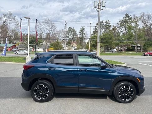 Used 2021 Chevrolet TrailBlazer LT w/ Convenience Package image 5