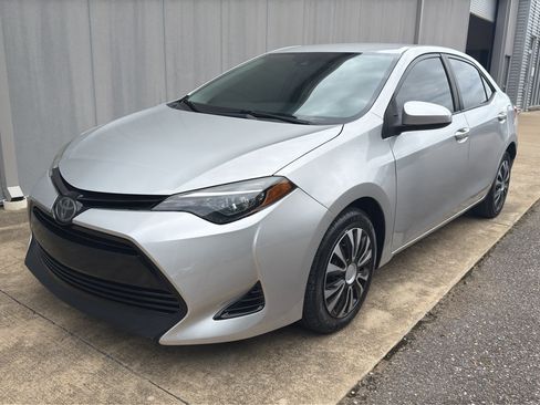 Used 2018 Toyota Corolla LE FWD image 7