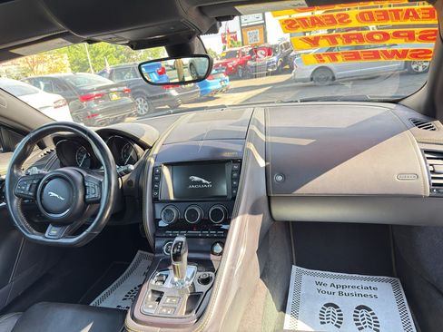 Used 2018 Jaguar F-TYPE 400 Sport RWD image 18