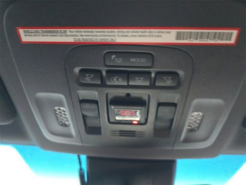 Used 2019 Toyota Avalon Limited image 28