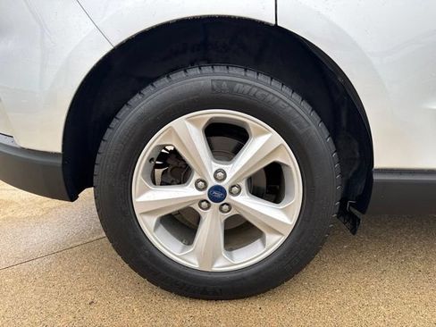 Used 2019 Ford Edge SE FWD image 10