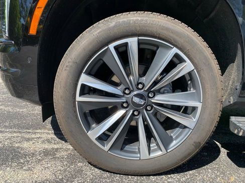 Used 2026 Cadillac Escalade Sport AWD/4WD image 9