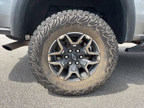 Used 2023 Chevrolet Colorado ZR2 w/ ZR2 Convenience Package III AWD/4WD image 6