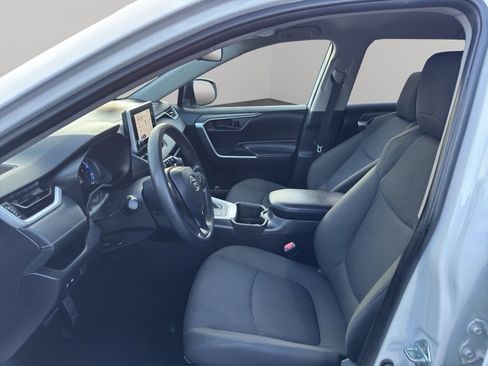 Used 2024 Toyota RAV4 LE image 10
