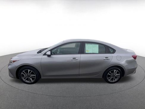 Used 2024 Kia Forte LXS FWD image 9