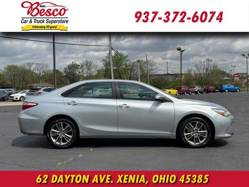 Used 2016 Toyota Camry SE image 3