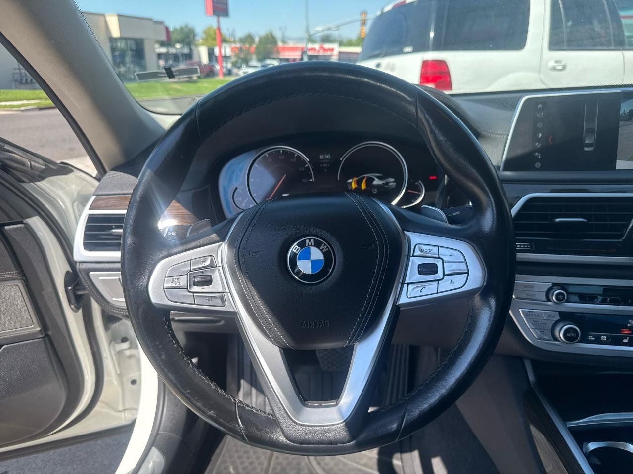 Used 2019 BMW 740i xDrive AWD/4WD image 13
