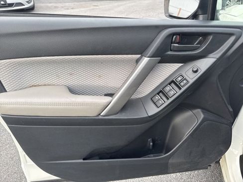 Used 2018 Subaru Forester 2.5i Premium w/ All-Weather Package image 15