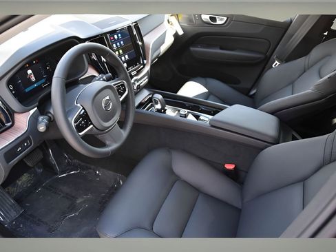 Certified 2024 Volvo XC60 T8 Plus w/ Protection Package Premier image 11