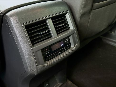 Used 2018 Volkswagen Atlas Launch Edition image 24